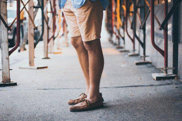 ilustrasi sepatu pria (unsplash.com/Anika Huizinga)