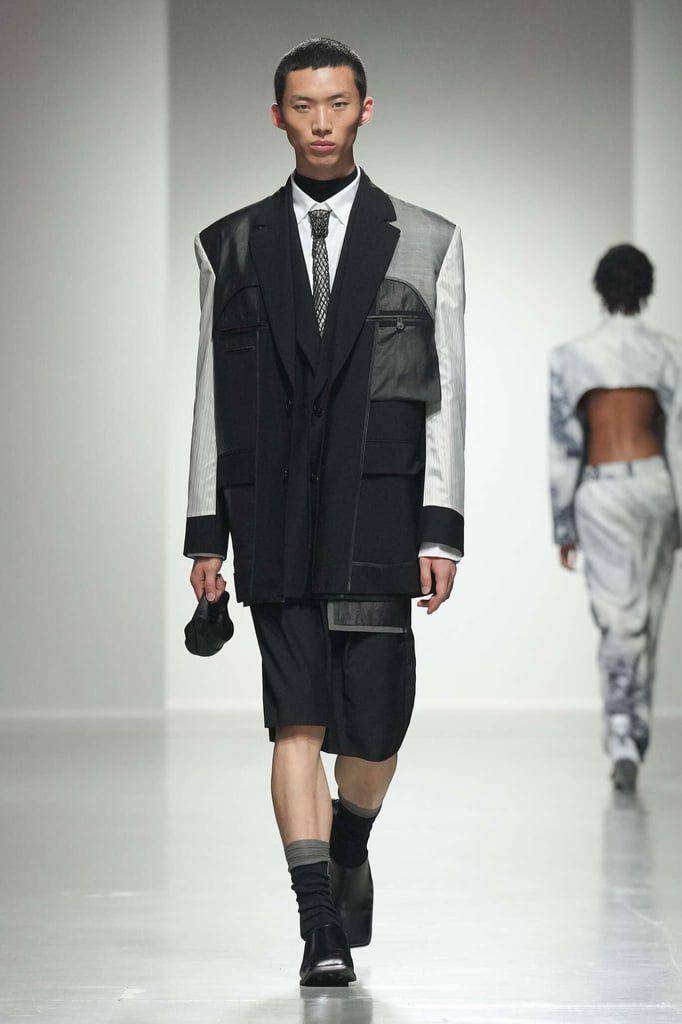 Feng Chen Wang S/S '25 di Paris Fashion Week Menswear 2024 (instagram.com/runwaymenn)