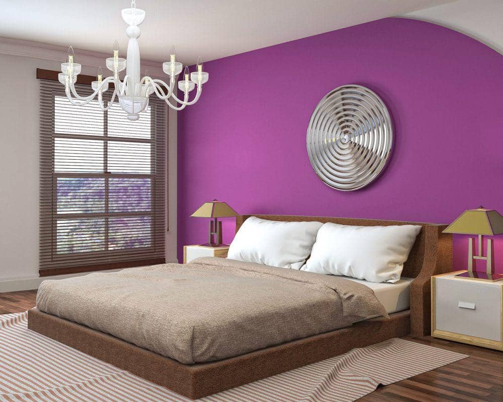 ilustrasi dinding lilac dan ranjang cokelat (pixabay.com/tungnguyen0905)