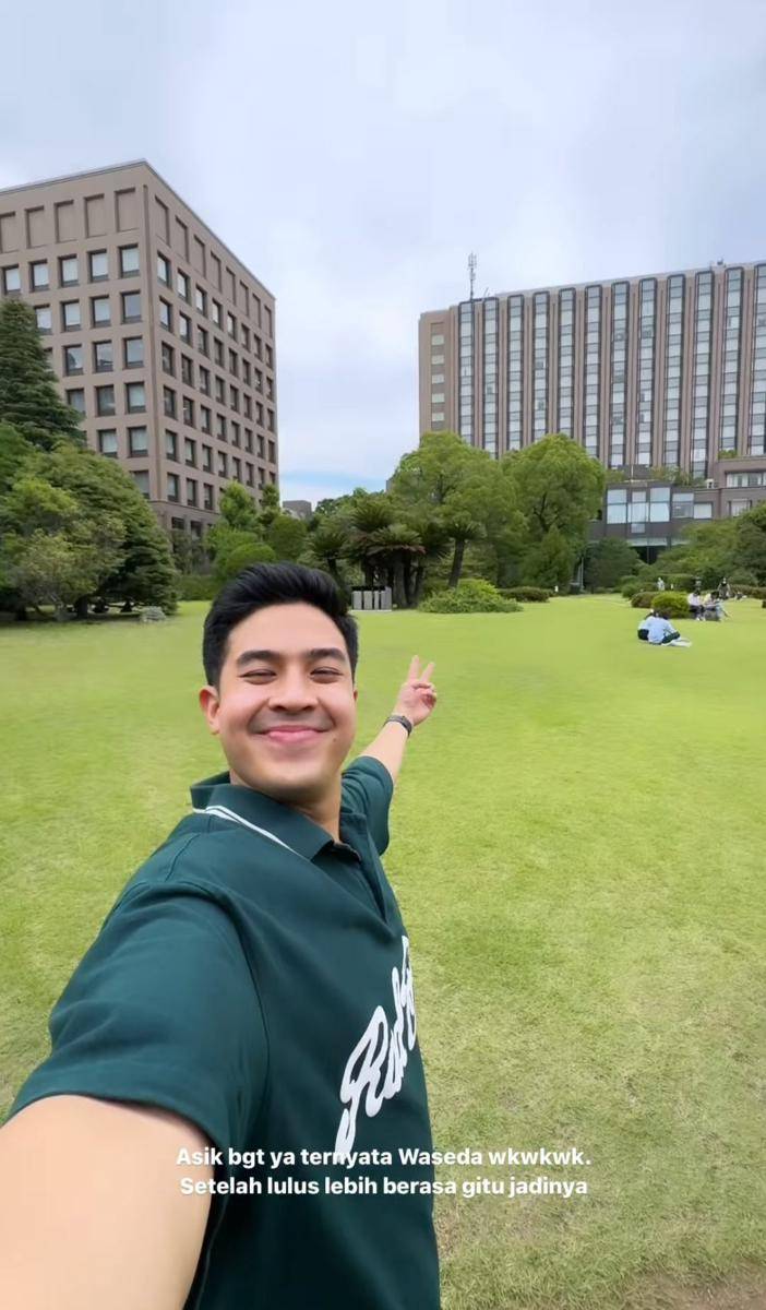 potret Jerome Polin mengunjungi Waseda University di Jepang (instagram.com/jeromepolin)