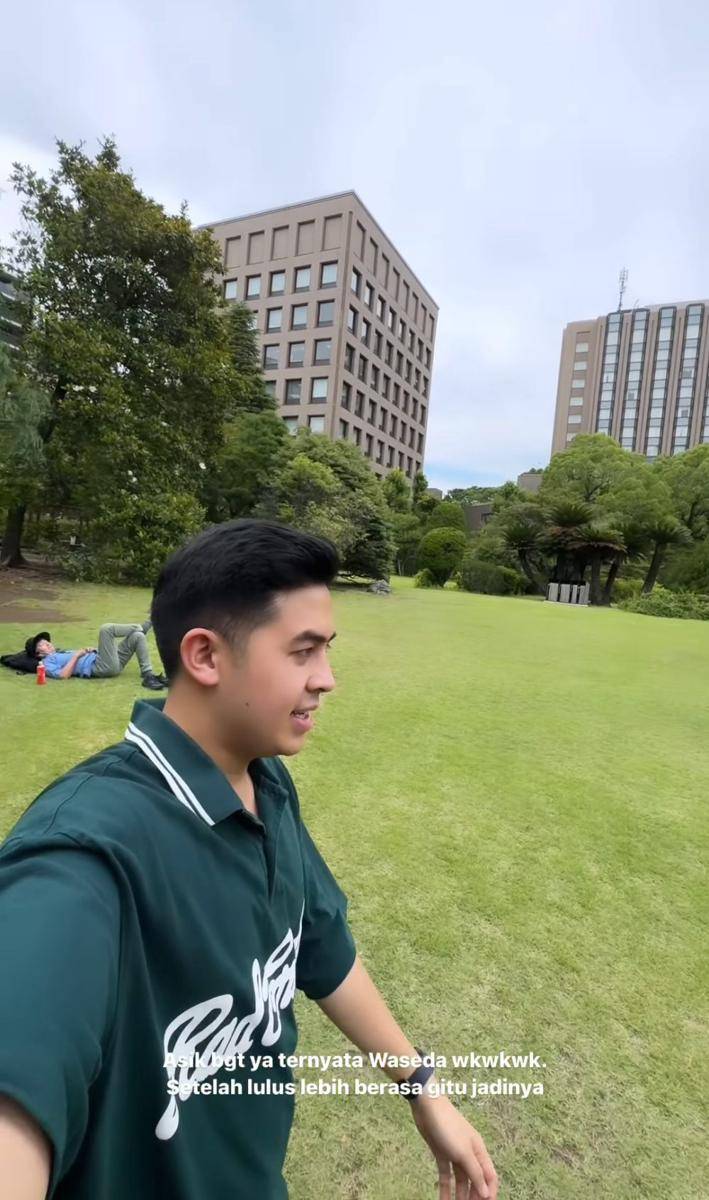 potret Jerome Polin mengunjungi Waseda University di Jepang (instagram.com/jeromepolin)