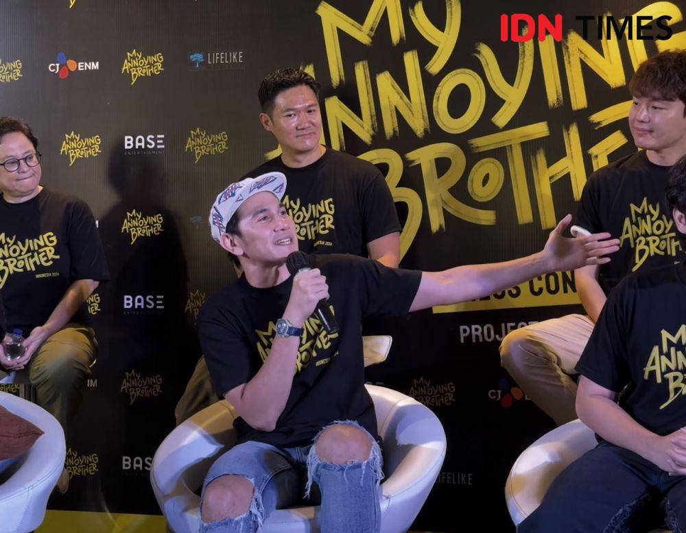 cast dan tim produksi film remake My Annoying Brother pada Jumat (21/6/2024) (IDN Times/Elizabeth Chiquita)