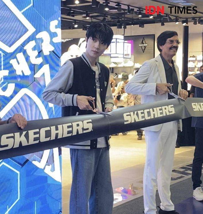 potret Hwang In Yeop hadiri opening store Skechers di Senayan City, Jakarta, Jumat (21/6/2024) (dok. Rani Asnurida)