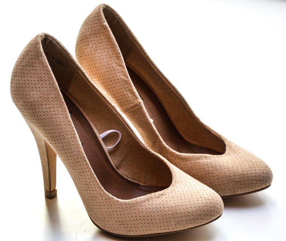 ilustrasi high heels (pexels.com/monicore)