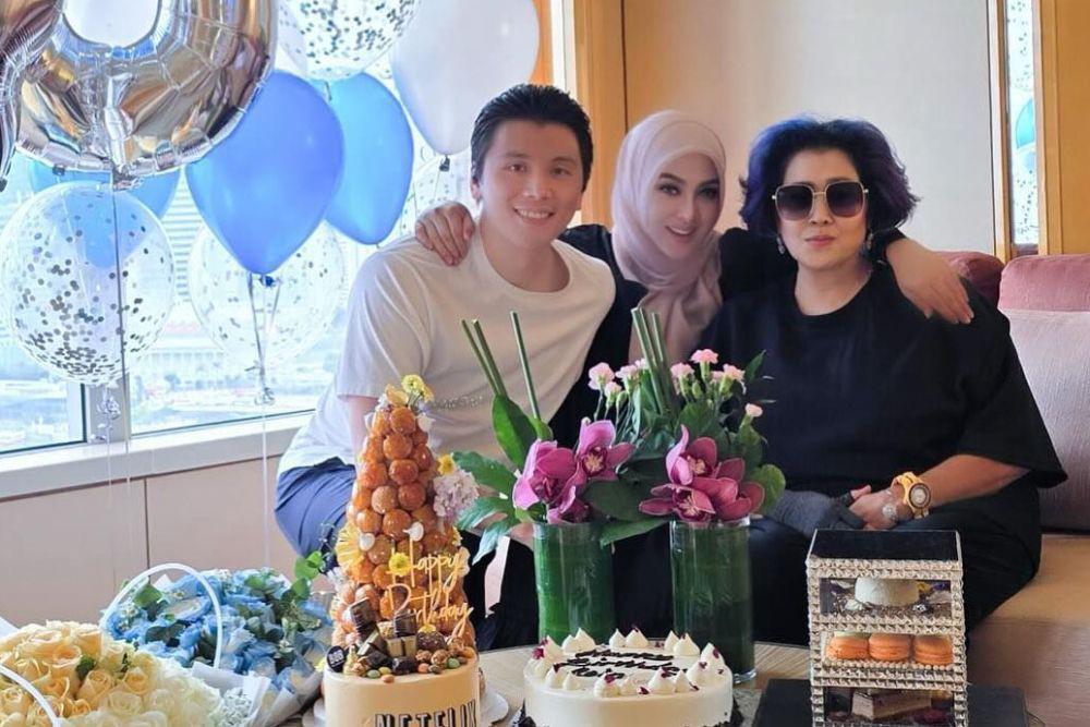7 Potret Syahrini Rayakan Ulang Tahun Reino Barack yang ke-40