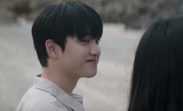 Bedah MV Small Girl Lee Youngji Feat. D.O., Fantasi Cewek Minderan!