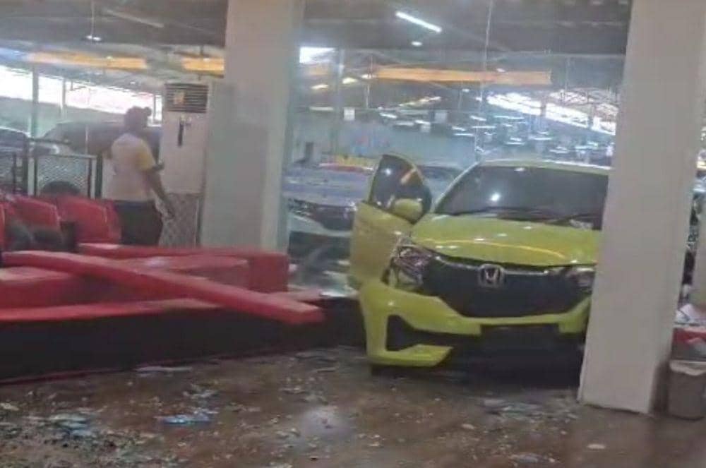 Kecelakaan dalam showroom di Palembang (Dok: istimewa)