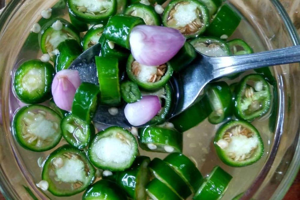 Resep Acar Cabai Hijau dan Bawang untuk Pelengkap Masakan