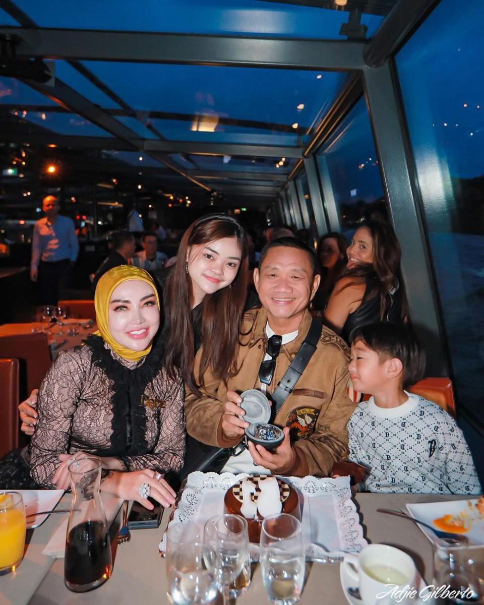 7 Potret Bella Shofie Rayakan Ulang Tahun Suami di Paris
