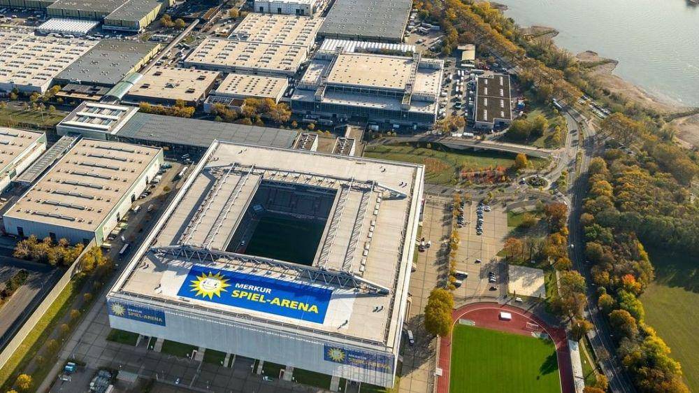 Merkur Spiel-Arena, Düsseldorf
(instagram.com/the_matchday_man)
