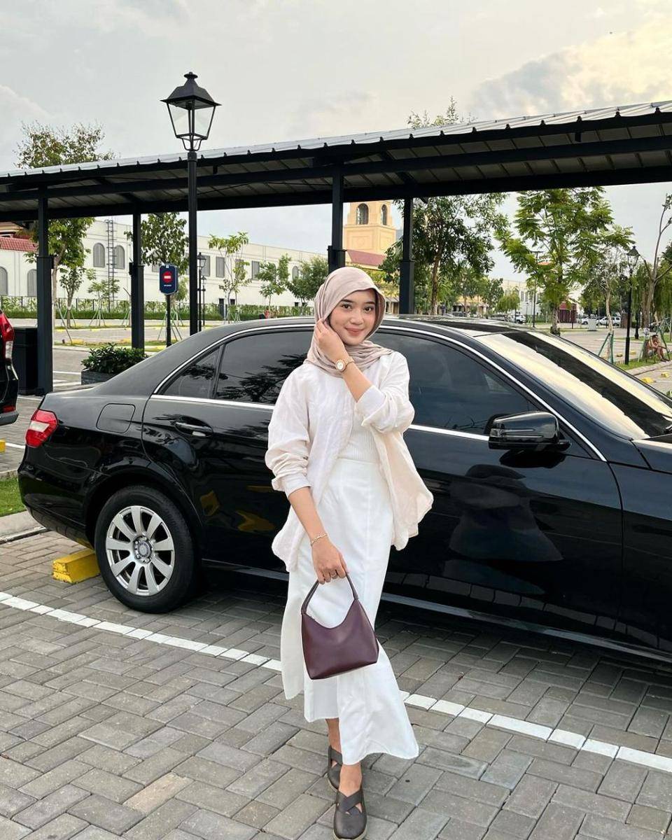 inspirasi outfit ala Faraadthya Putri (instagram.com/faradthya)