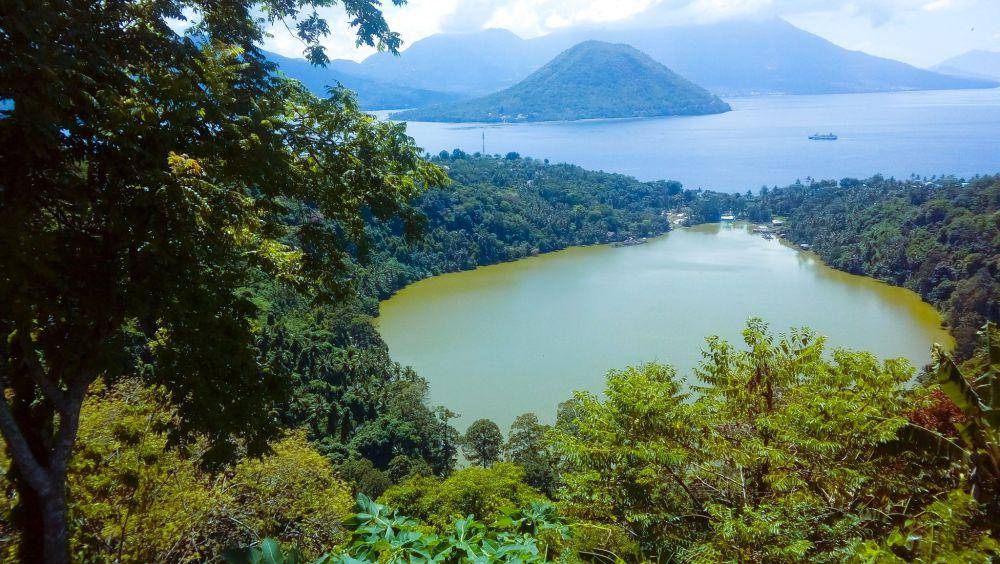 Danau Laguna Ngade (dok. pribadi/Fatma Roisatin N.)