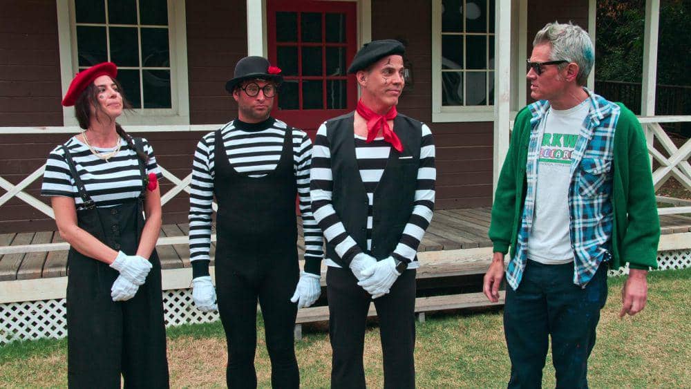 10 Film dan Serial Dokumenter dengan Sentuhan Komedi yang Menghibur