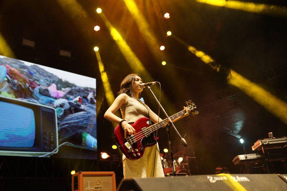 Duo alternative pop asal Makassar, DCY, saat tampil di Prolog Fest 2023. (Dok. Prolog Events Platform)
