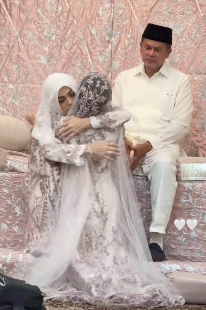 Momen pengajian Beby Tsabina (Instagram.com/uutatariri)