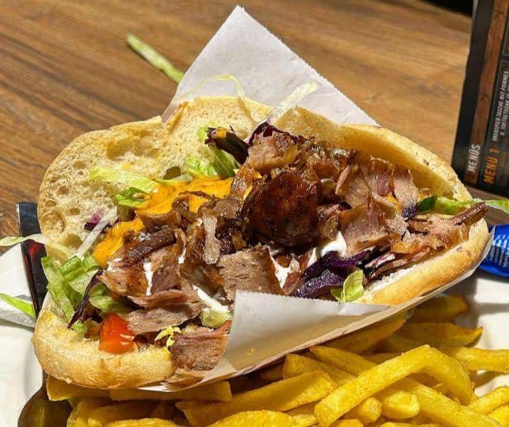 doner kebab (instagram.com/foodmemz)