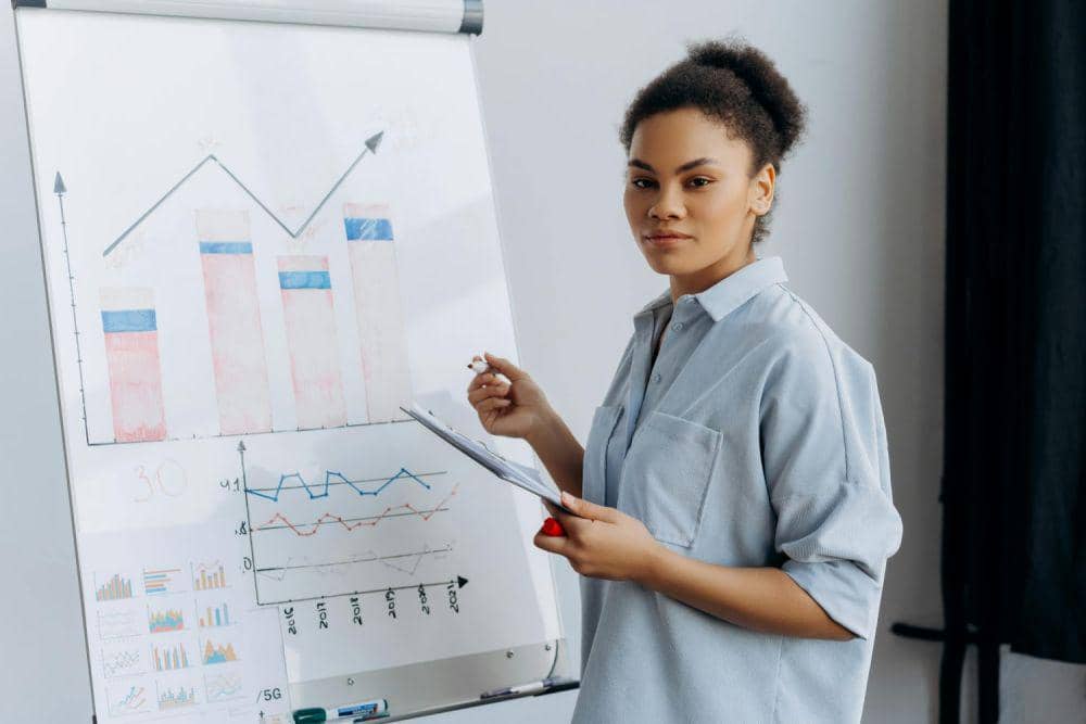 Ilustrasi presentasi rencana kerja. (Pexels.com/Mikhail Nilov)