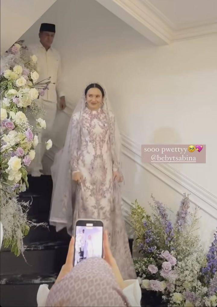 Momen pengajian Beby Tsabina (Instagram.com/uutari)