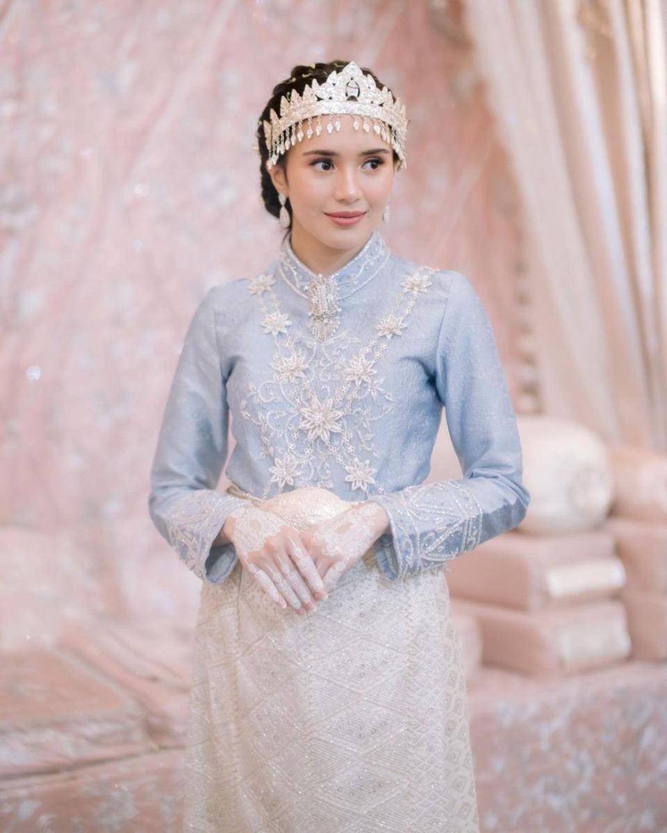 Beby Tsabina (@venemapictures @ini_niel @albertwongkar via instagram.com/bebytsabina)