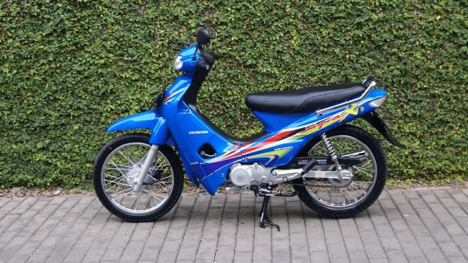 Honda supra x 2004 (instagram.com/motorkutuaa)