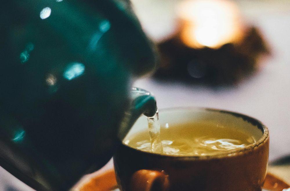 5 Tanda Bahwa Kamu Sudah Kecanduan Minum Teh Setiap Hari, Lelah!