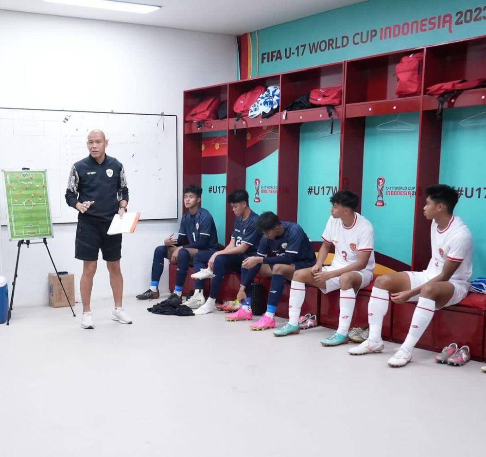 potret Diego Sinathrya berseragam Timnas Indonesia (instagram.com/darius_sinathrya)