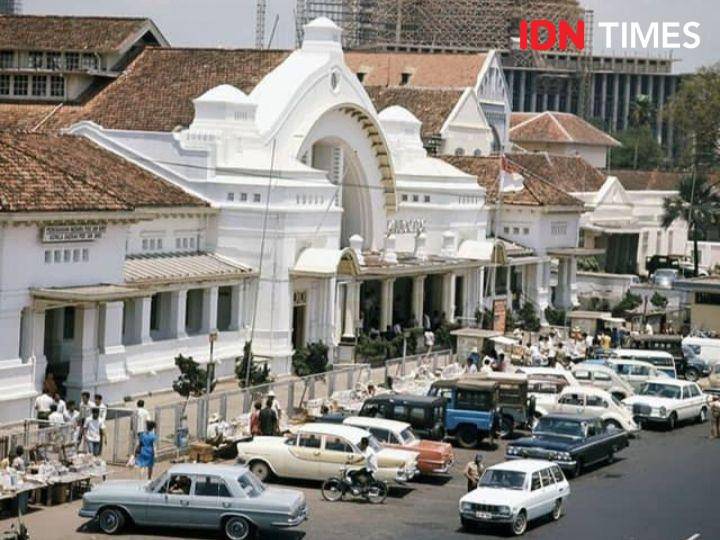 Suasana di salah satu sudut kot jakarta tempo dulu.(IDN Times/Foto : Tangkapan layar@bluemooncm