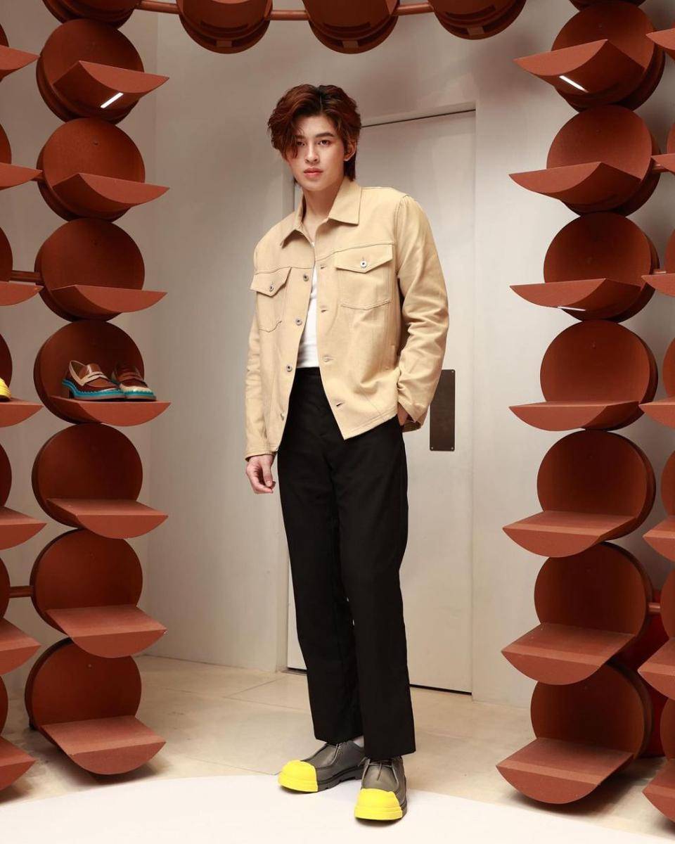 layering outer ala Pond Naravit (instagram.com/ppnaravit)