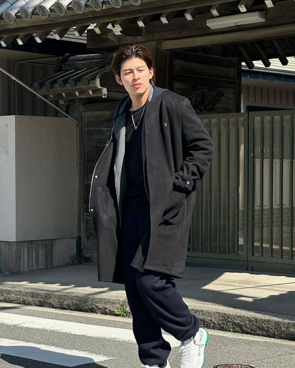 layering outer ala Pond Naravit (instagram.com/ppnaravit)