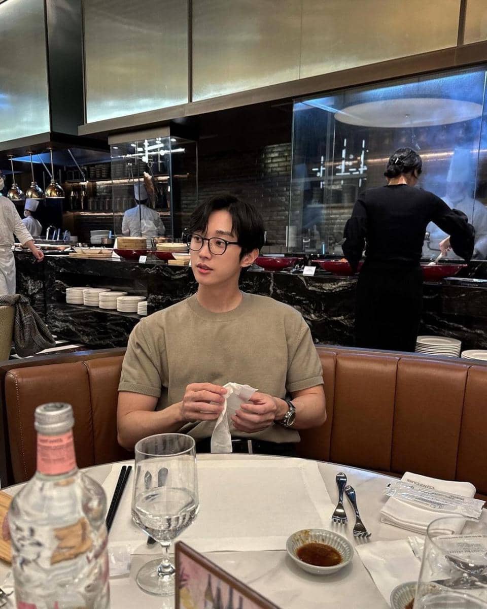 potret style ala Jinyoung B1A4 (instagram.com/jinyoung0423)