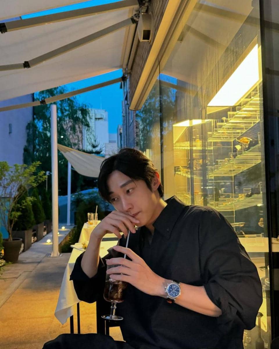 potret style ala Jinyoung B1A4 (instagram.com/jinyoung0423)