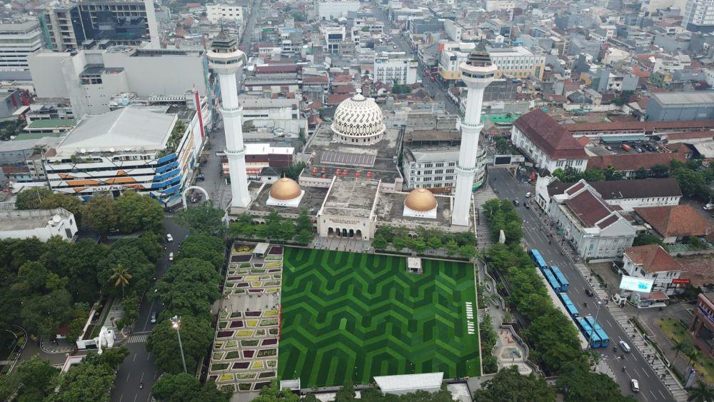 7 Kegiatan di Alun alun Bandung, Bisa WFA hingga Piknik