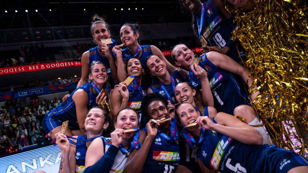 timnas voli putri Italia di final VNL 2022 (volleyballworld.com)