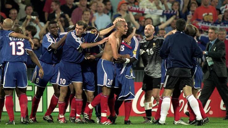Prancis juara Euro 2000 (uefa.com)