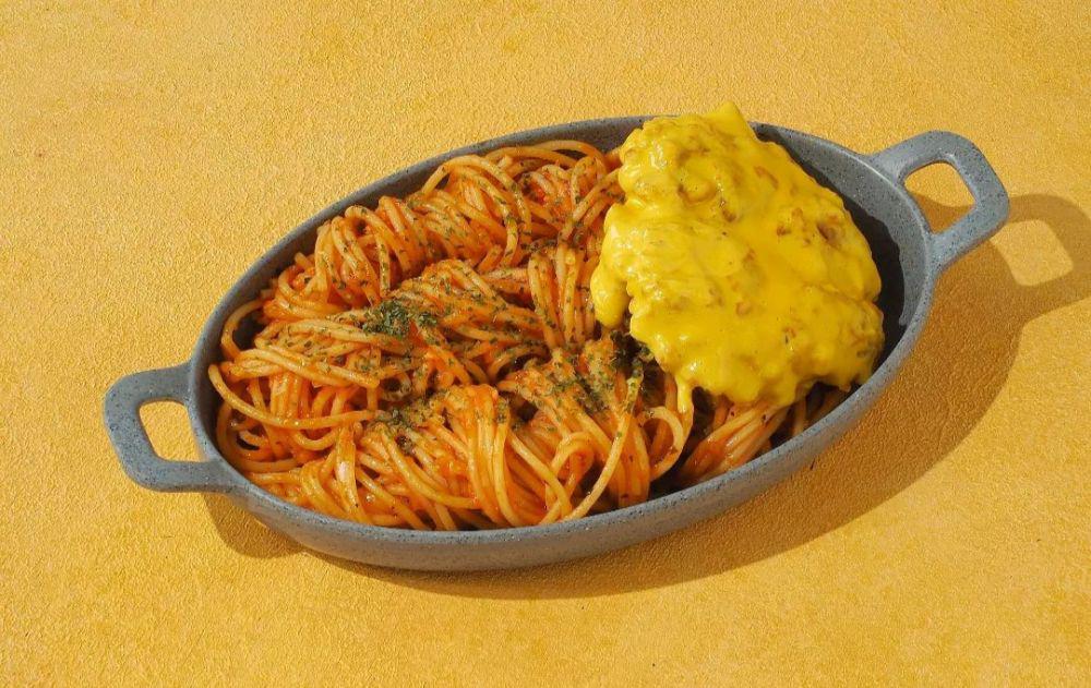 Resep Spaghetti Marinara dengan Topping Ayam Goreng Saus Keju