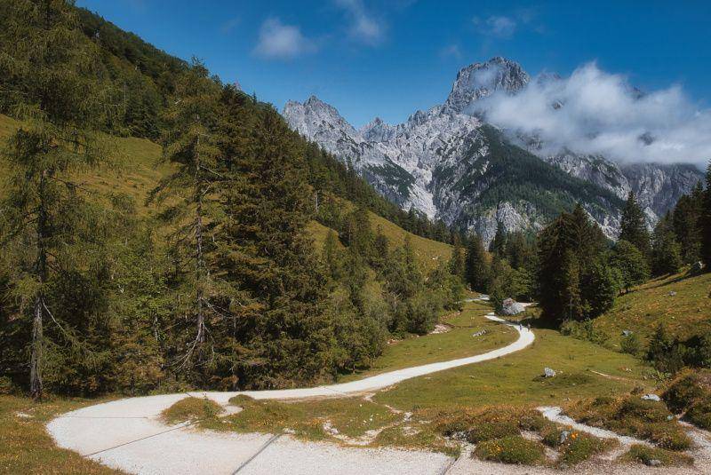 gambar pemandangan di Berchtesgaden National Park (unsplash.com/Jan Brennenstuhl)