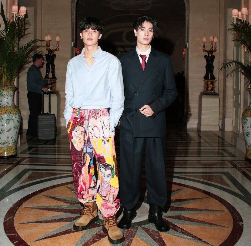 potret Tay Tawan dan Phuwin Tangsakyuen di Paris Fashion Week (instagram.com/gmmtv)