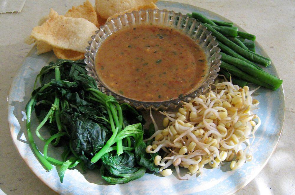 Resep Pecel Sayur yang Lezat dan Menyegarkan, Bikinnya Mudah!