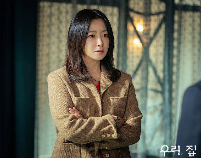Noh Young Won (Kim Hee Sun) di drakor Bitter Sweet Hell (dok.MBC/Bitter Sweet Hell)
