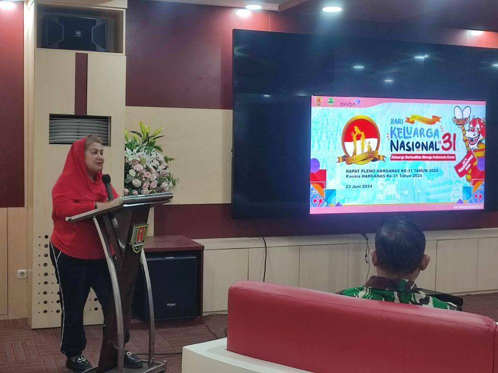 Wali Kota Semarang, Hevearita Gunaryanti Rahayu saat memimpin rapat koordinasi persiapan Harganas di Balai Kota Semarang, Minggu (23/6/2024). (Dok. Pemkot Semarang)