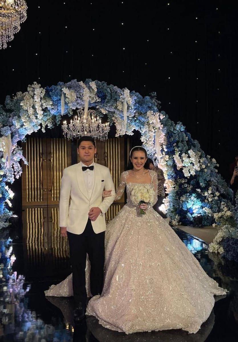 gaya resepsi nikah Beby Tsabina (instagram.com/sephoraisevert)