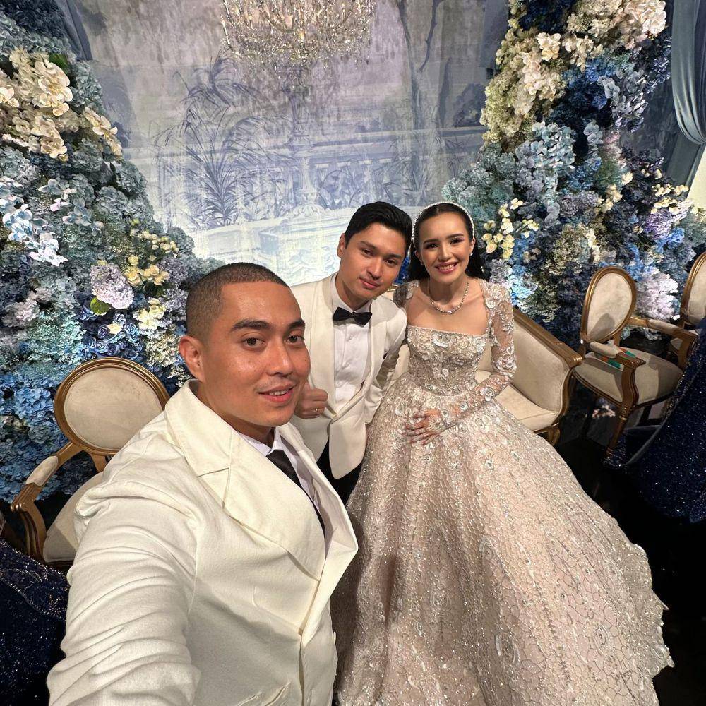 gaya resepsi nikah Beby Tsabina (instagram.com/wibiandrino)