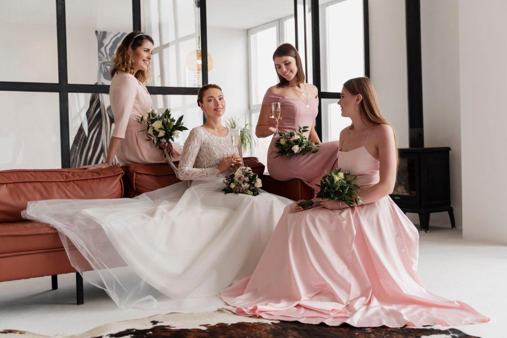 5 Hal yang Patut Dipertimbangkan saat Memilih Bridesmaid, Teman Dekat?
