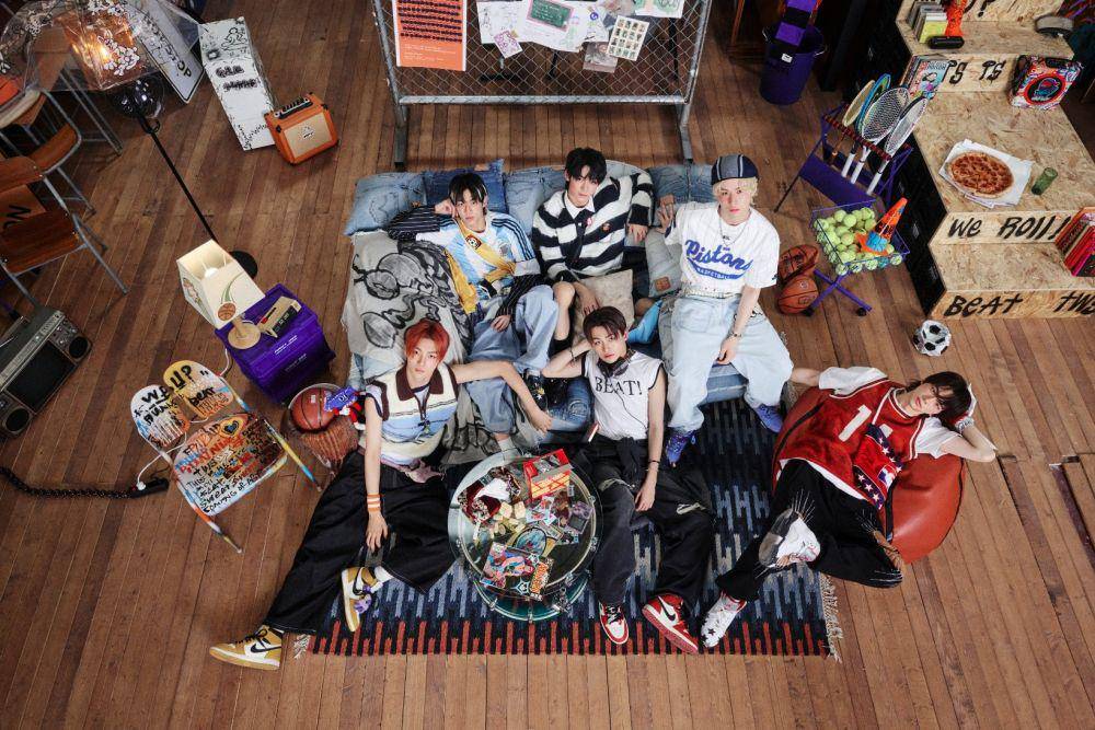 potret TWS di mini album SUMMER BEAT (x.com/TWS_PLEDIS)
