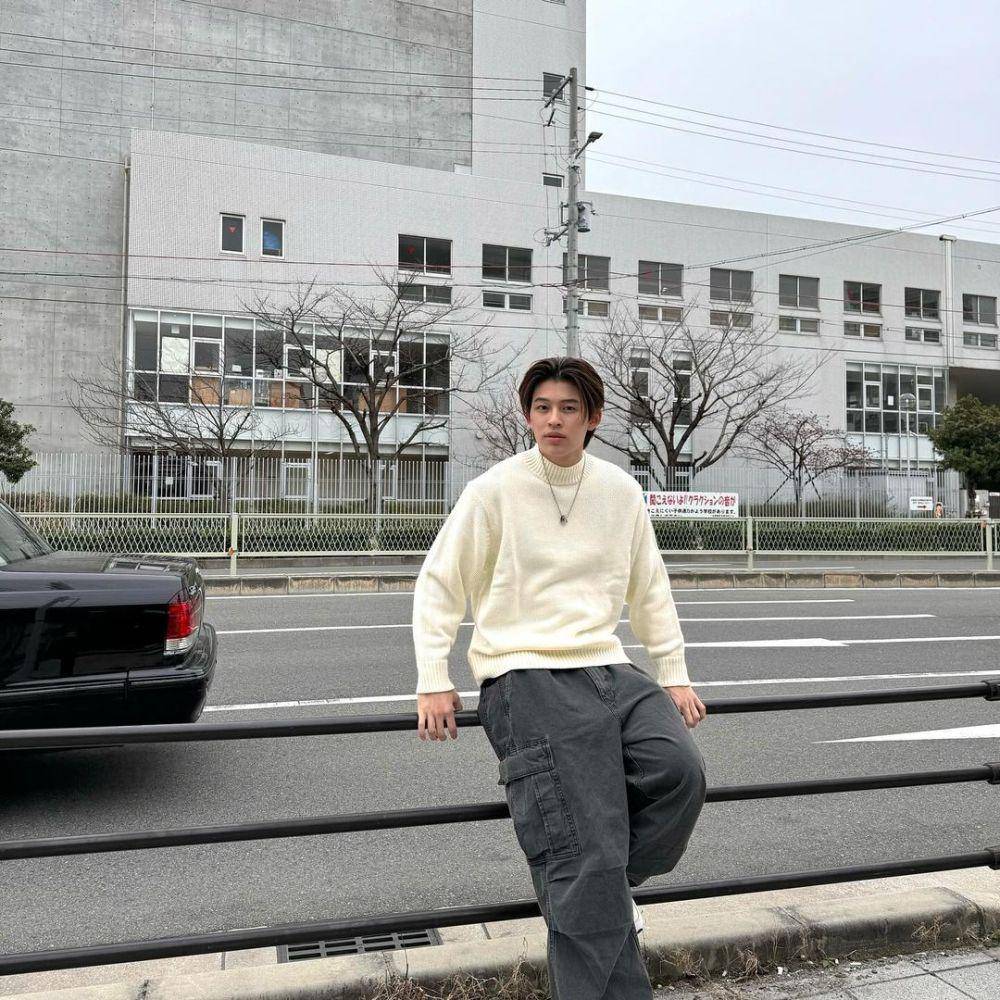 style clean outfit ala Pond Naravit (instagram.com/ppnaravit)