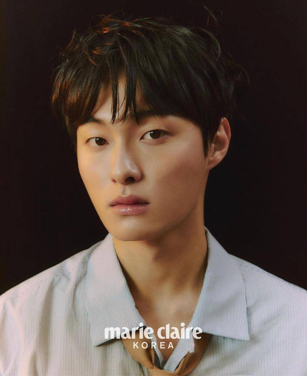 Yoon Chan Young (Marie Claire Korea via Instagram.com/yooncy1)