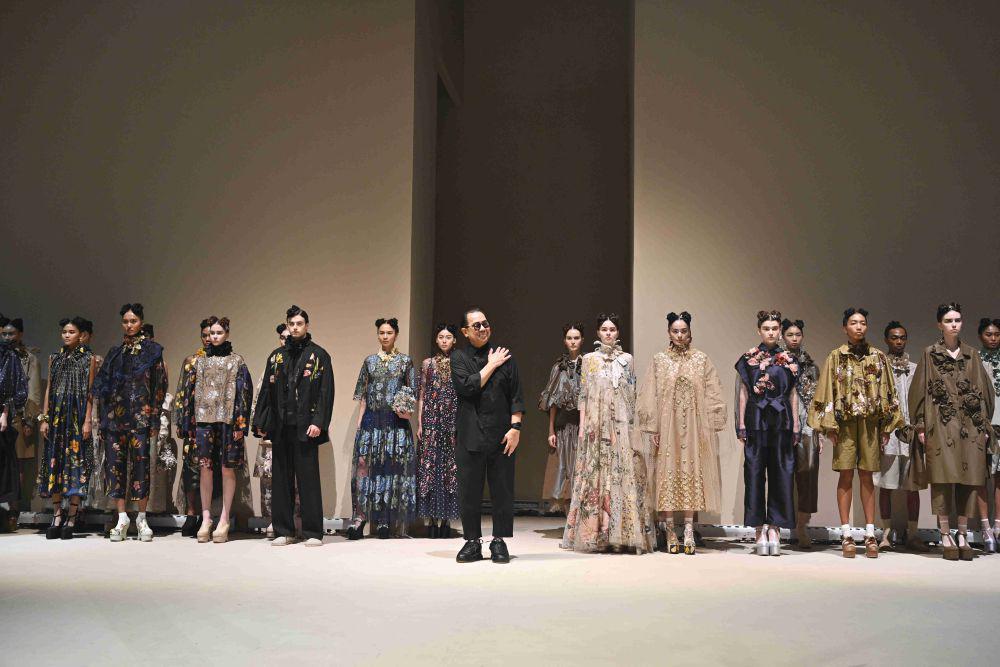 20 Koleksi Biyan untuk Spring Summer 2025, Segar ala Floral!