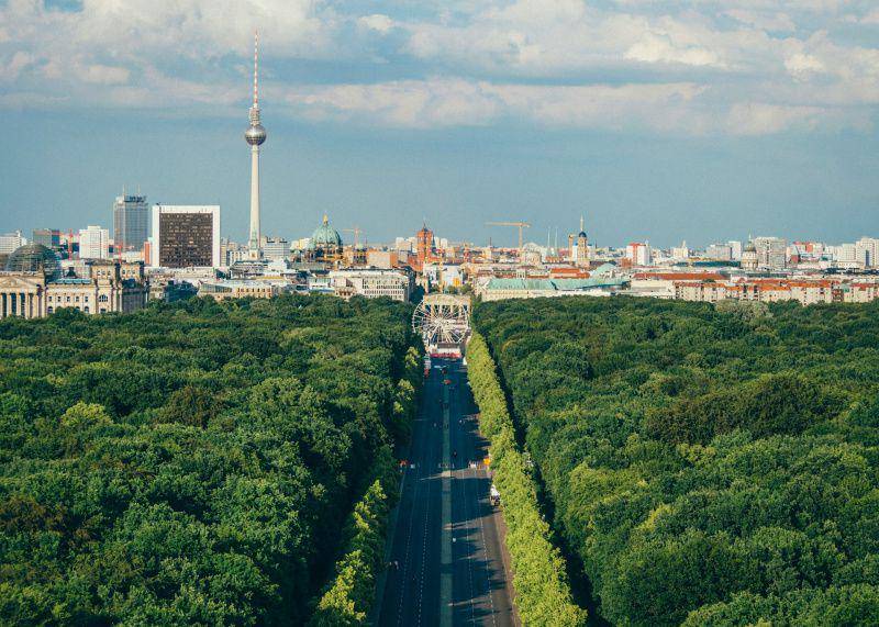 potret pemandangan di Kota Berlin, Jerman (unsplash.com/Adam Vradenburg)