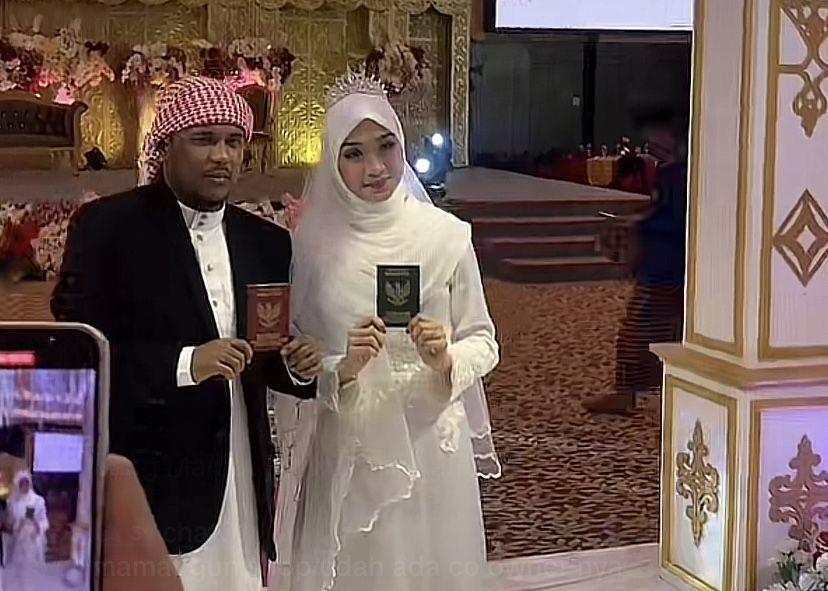 8 Potret Pernikahan Mamat Alkatiri dan Nafha Firah, Bertema Arabian