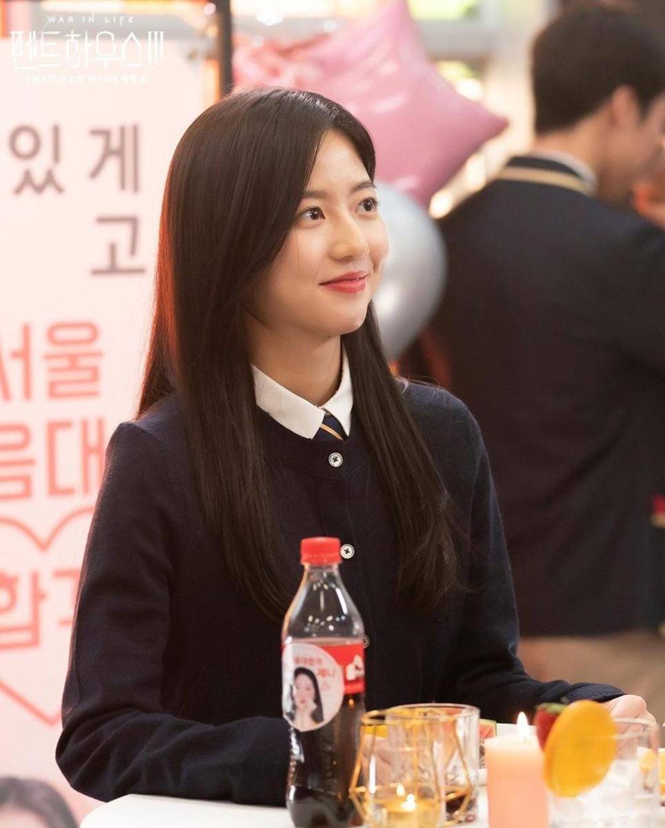 Kim Hyun Soo di drama The Penthouse (instagram.com/sbsdrama.official)
